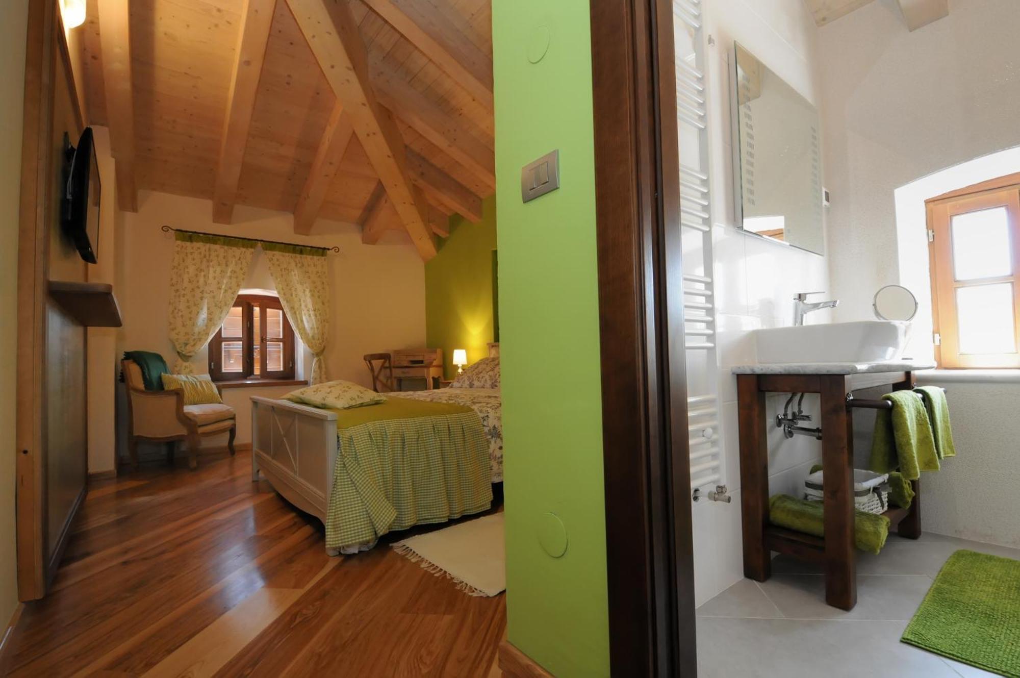 Bed & Breakfast Korta Gira Buici  Bilik gambar