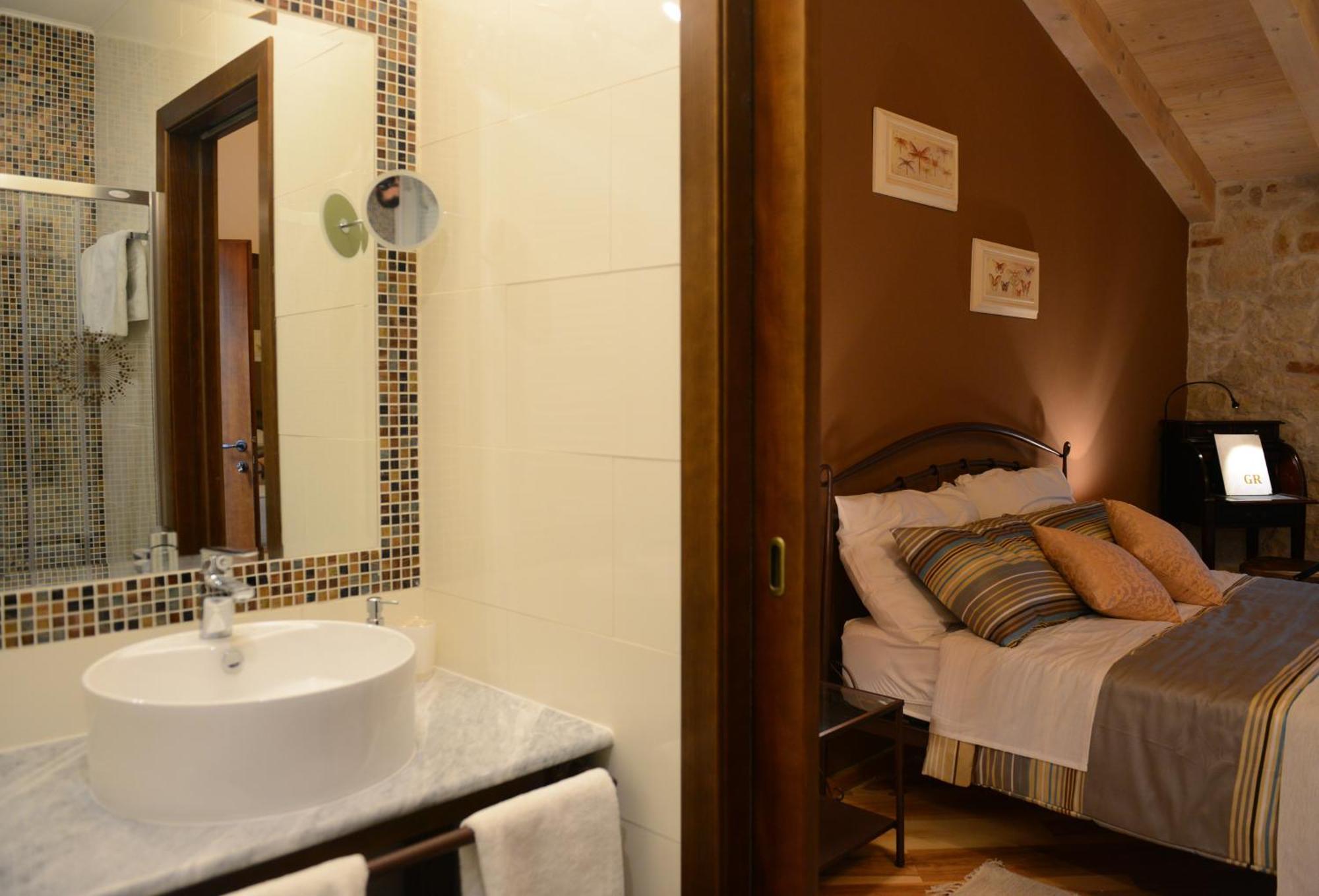 Bed & Breakfast Korta Gira Buici  Bilik gambar